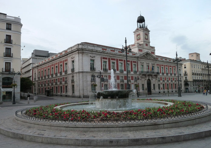 площадь пуэрта дель соль фото