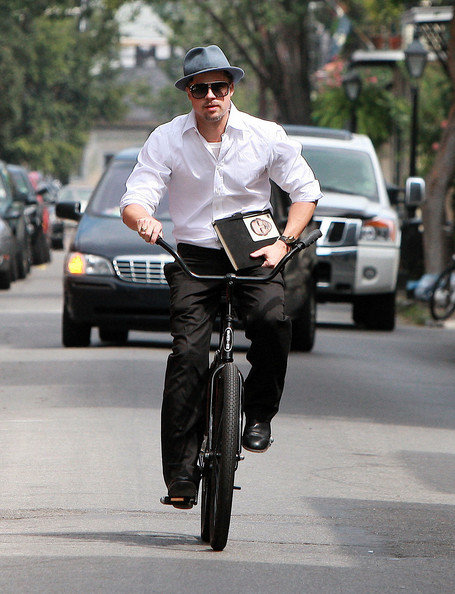 brad pitt bike фото