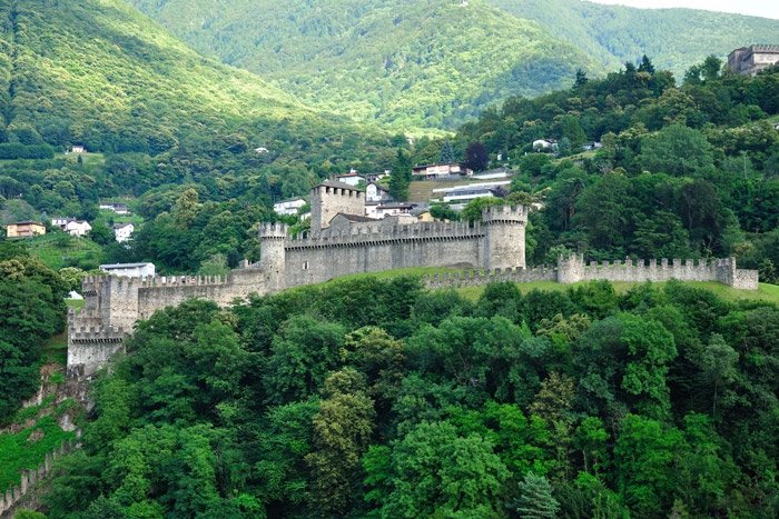 замок монтебелло лихтенштейн фото