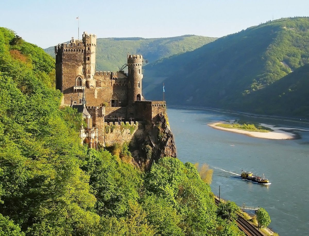 замок рейнштайн германия фото