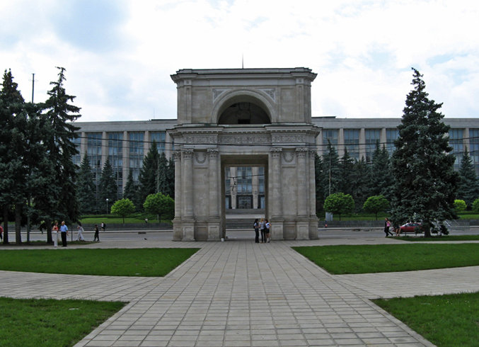 триумфальная арка кишинев фото