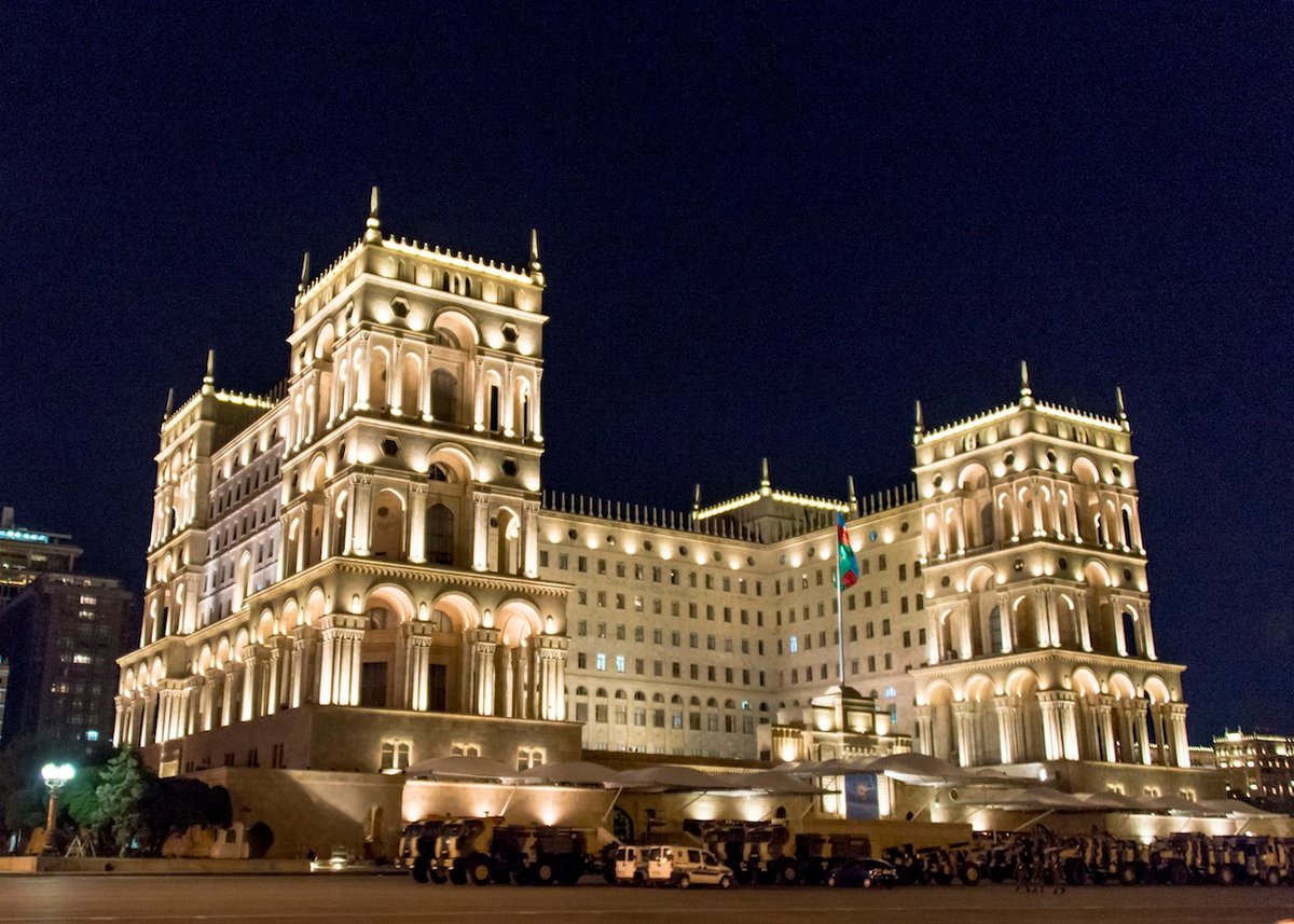 дом правительства азербайджана фото