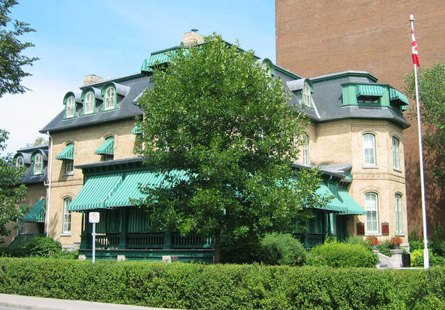 the ottawa laurier house фото