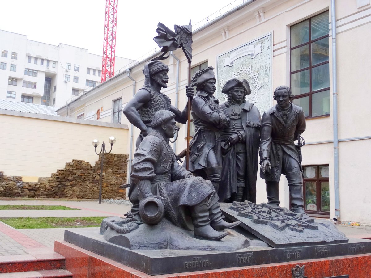 основателям крепости димитрия ростовского памятники ростова-на-дону фото