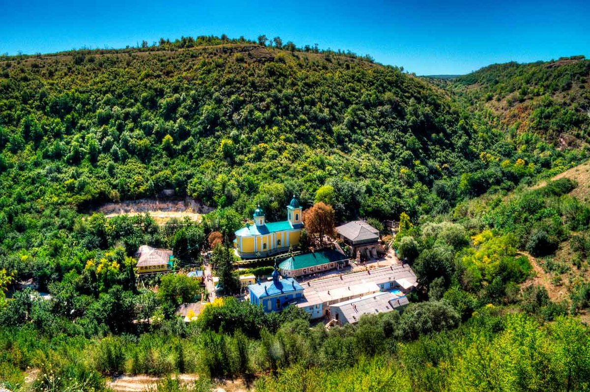 монастырь сахарна в молдове фото