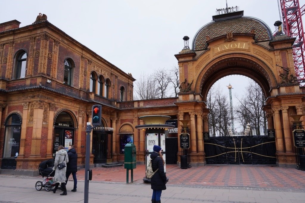 парк тиволи дания фото
