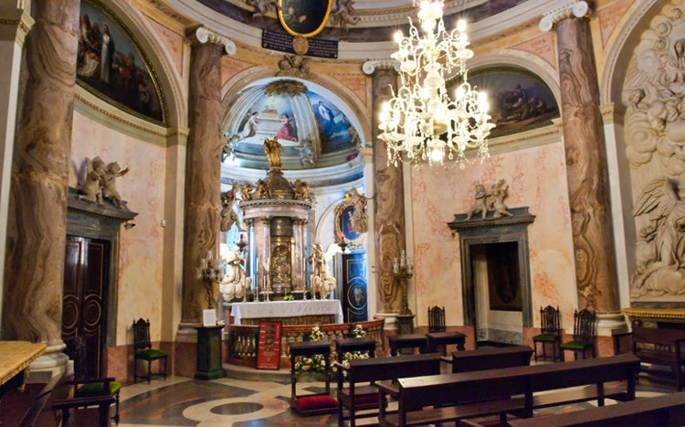 церковь изнутри фото