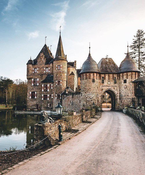 замок зацвай (burg satzvey) фото