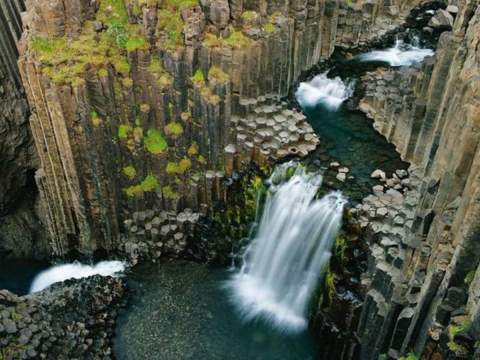 водопад свартифосс исландия фото