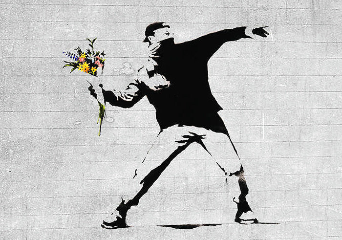 бэнкси flower thrower фото