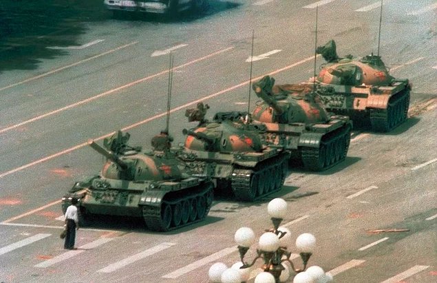 площадь тяньаньмэнь 1989 неизвестный бунтарь фото