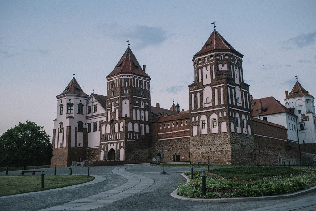 беларусь мирский замок фото