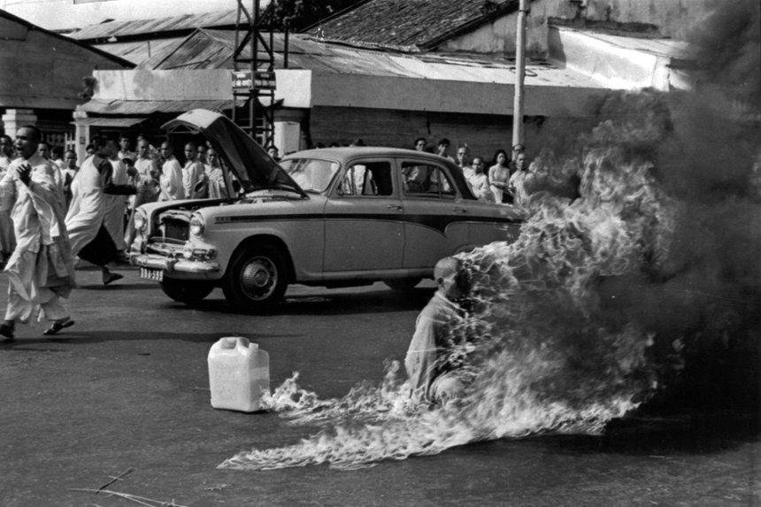 самосожжение монаха вьетнам 1963 фото