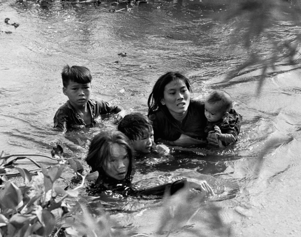 вьетнамская деревня сонгми 1968 фото