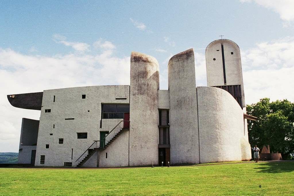 ле корбюзье церковь в роншане фото