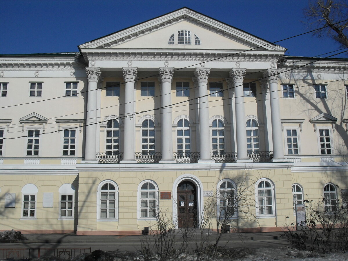белый дом иркутск фото