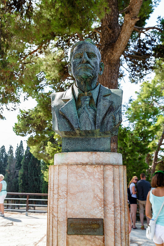 бюст артура эванса фото