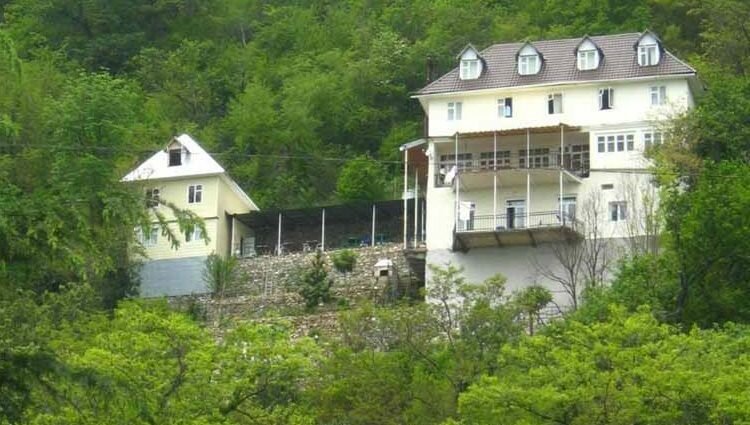дача художников в гаграх фото