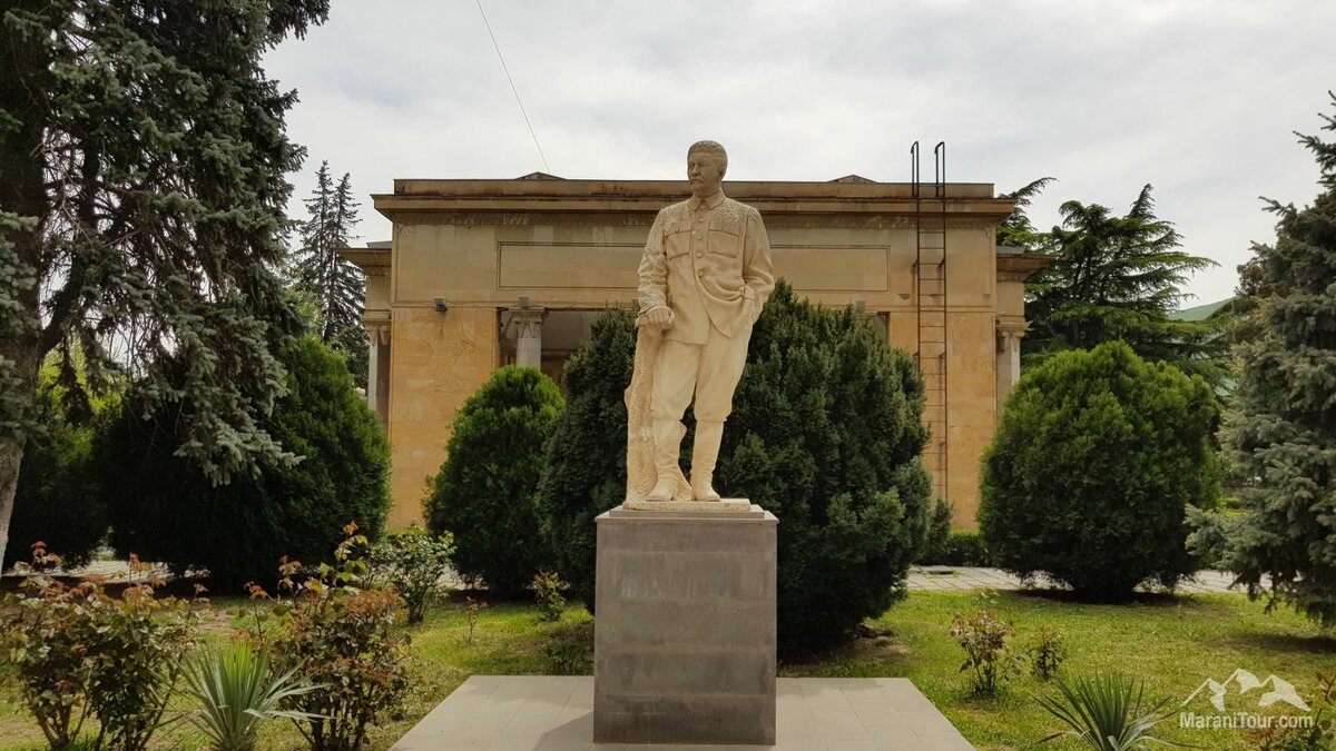 музей сталина в гори фото