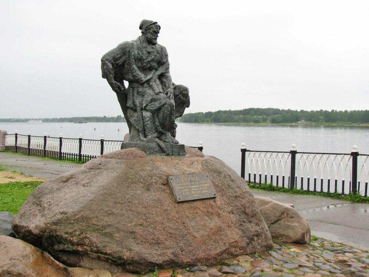 памятник бурлаку в рыбинске фото