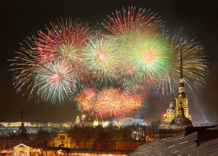 салют в санкт петербурге фото