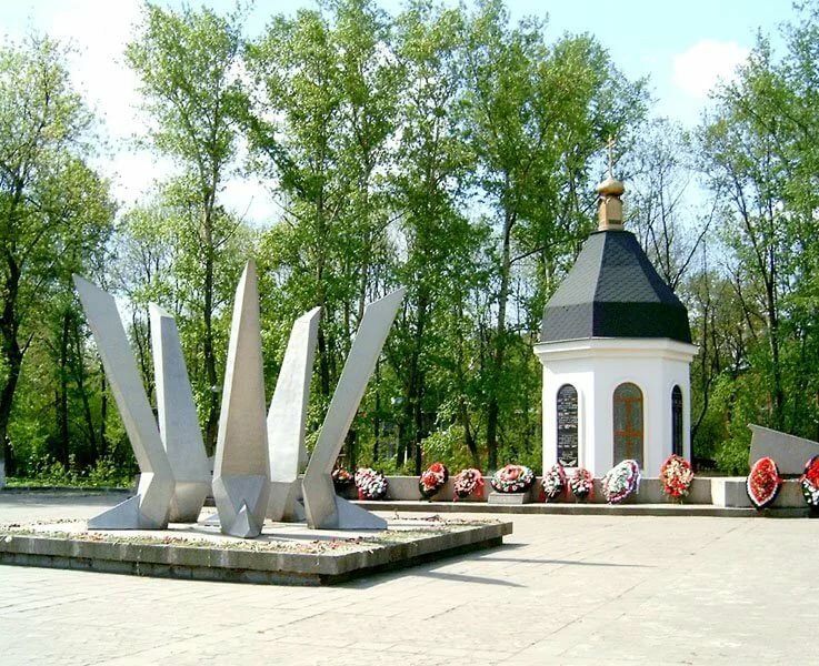 памятник воинам фото