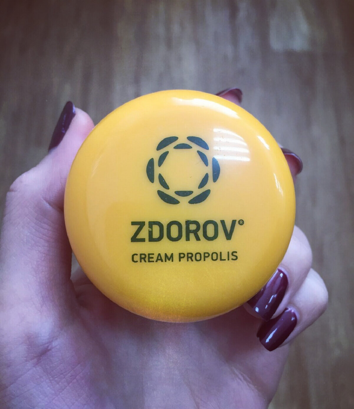 ZDOROV Propolis Cream - A unique cream that treats joints and ligaments
Get rid of joint pain cream to treat joint pain, arthritis and arthrosis - http://thebestleadbit.com/w7JV?sub1=ZdorovPropolisCream

• Removes inflammation, reddening and edemas
• Returns mobility of joints in 5-7 days
• Prevents salt deposition and development of osteochondrosis
• Restores cartilaginous tissue when arthritis or arthrosis
• Eliminates crunch in joints and in the back

Your hips and knees: they're the largest joints in your body, connecting a large number of muscles, bones and ligaments. That means that much of the daily ... Other injuries sustained in the fall; I only have a few scratches on my ... Review of systems specific to knee pain and leg pain and swelling. Whether your knee pain is a result of arthritis or a temporary injury, there are steps ... help cushion the joint, and allow the ligaments and tendons to slide smothly ... Orthopaedic surgeons at Salt Lake Orthopaedic Clinic perform knee procedures and surgeries, including total knee replacement and knee arthroscopy in Salt ... However while knee pain from injury is acute (sudden), often settling ... It does not heal or regenerate, unlike the ligaments and bones affected ... Since my husband and I are older, it eases pain in the joints, muscles, spine. ... when there is still a slight pain during weather changes or during a lot of strain.  One group of researchers found that changes in barometric pressure and ambient temperature correlate with the severity of arthritic knee pain. Another study ...