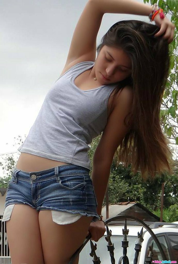 girls-in-mini-shorts-galleries