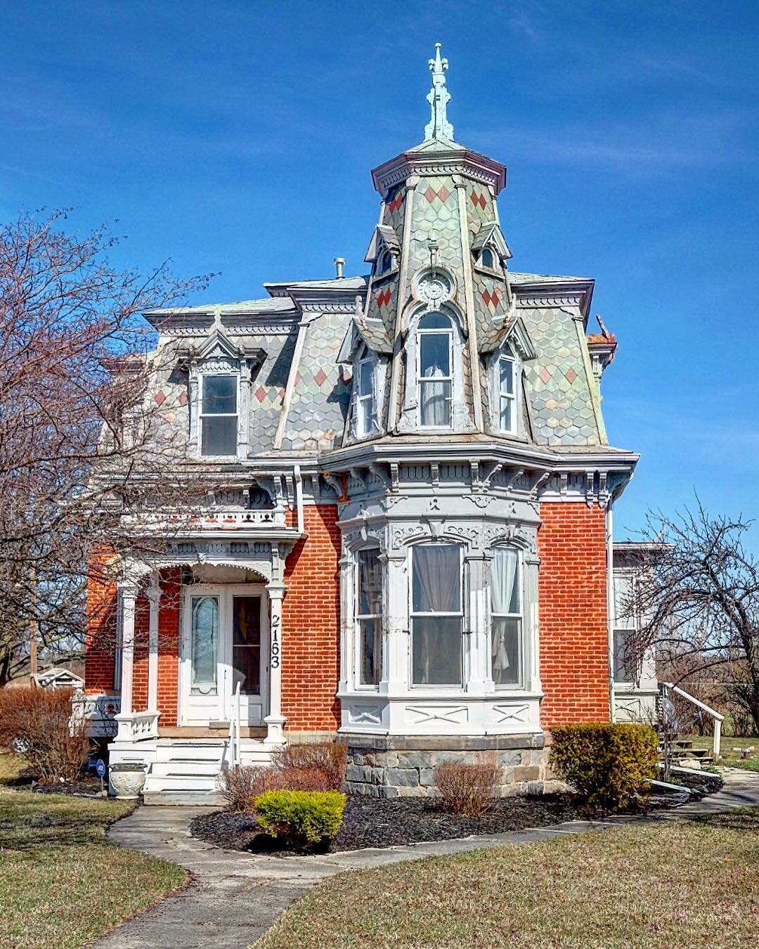 «Vassar, Michigan It is a old brick house mansardmonday 