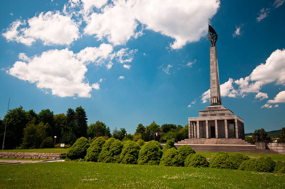 мемориал славин в братиславе фото