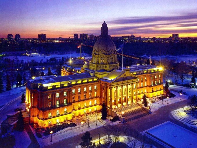 alberta legislature building эдмонтон фото
