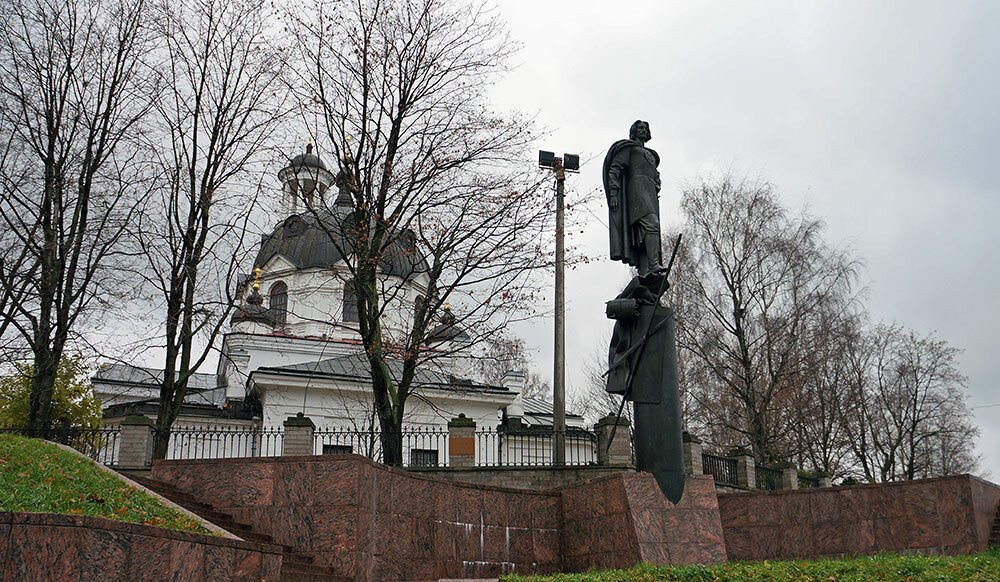 александр невский памятник в усть ижоре фото