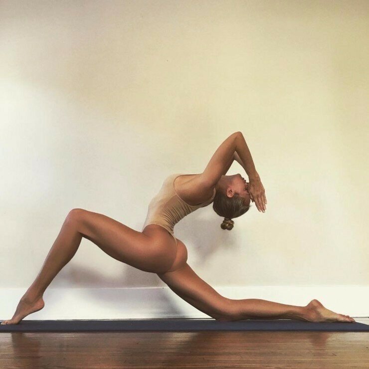 brunette-indian-nude-girls-in-yoga-marie