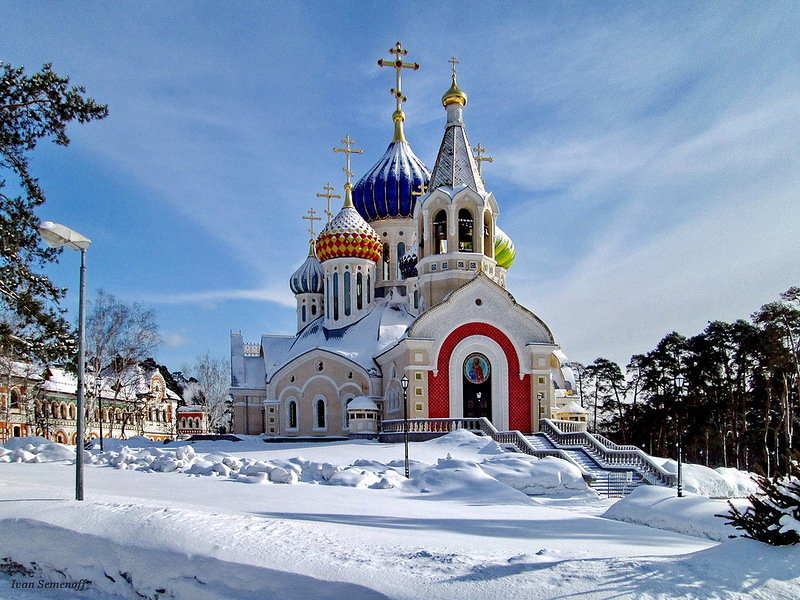 храм игоря черниговского в переделкино зимой фото