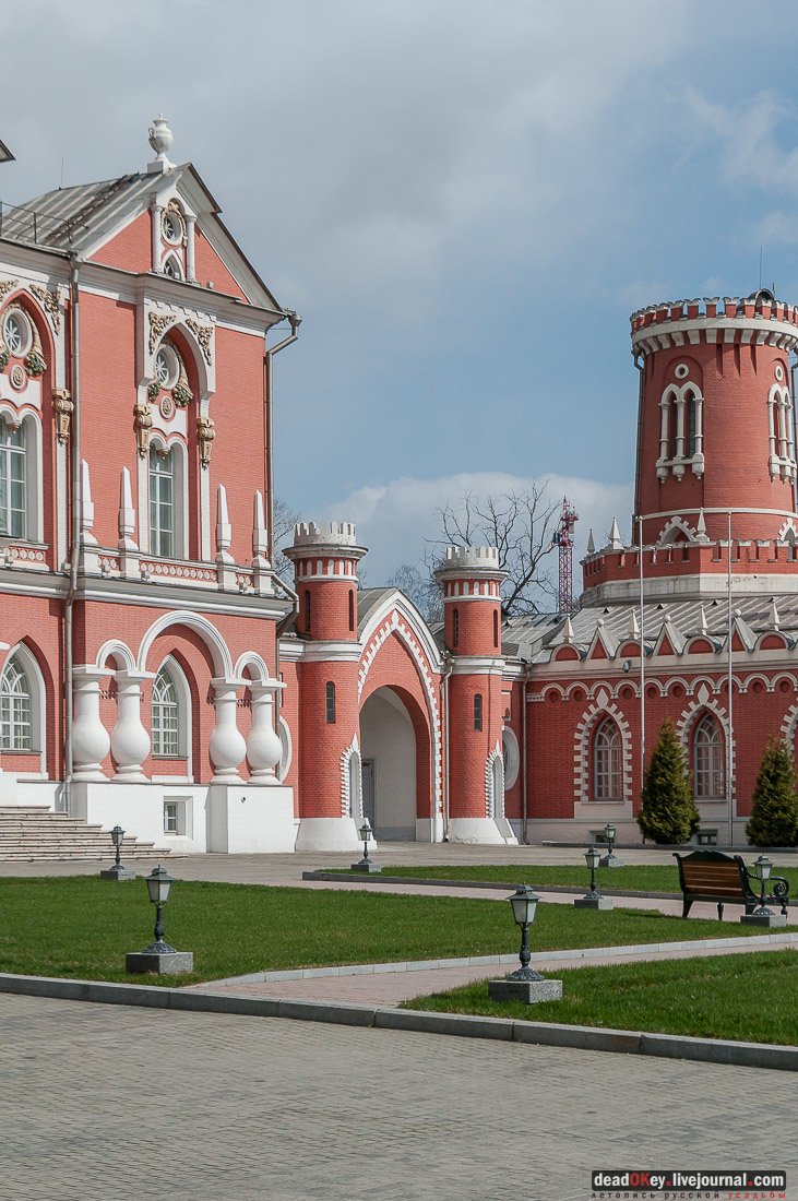 петровский путевой дворец фото