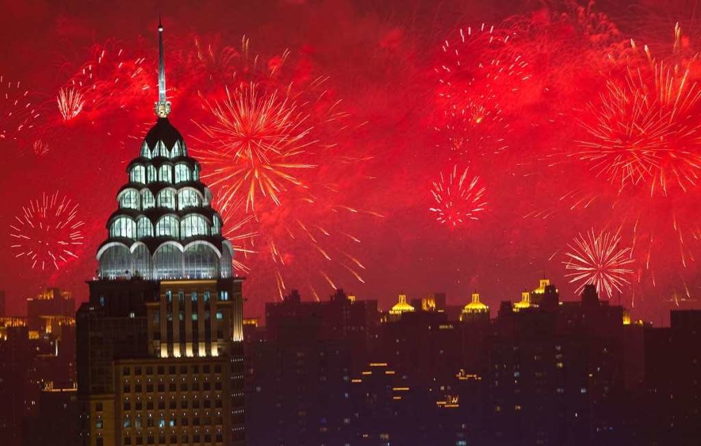 fireworks explode фото