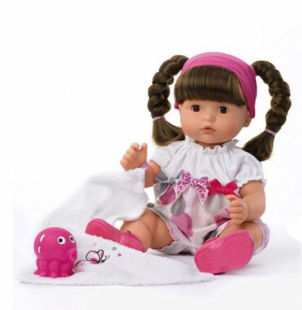 devushki-pokazivayut-igrushki