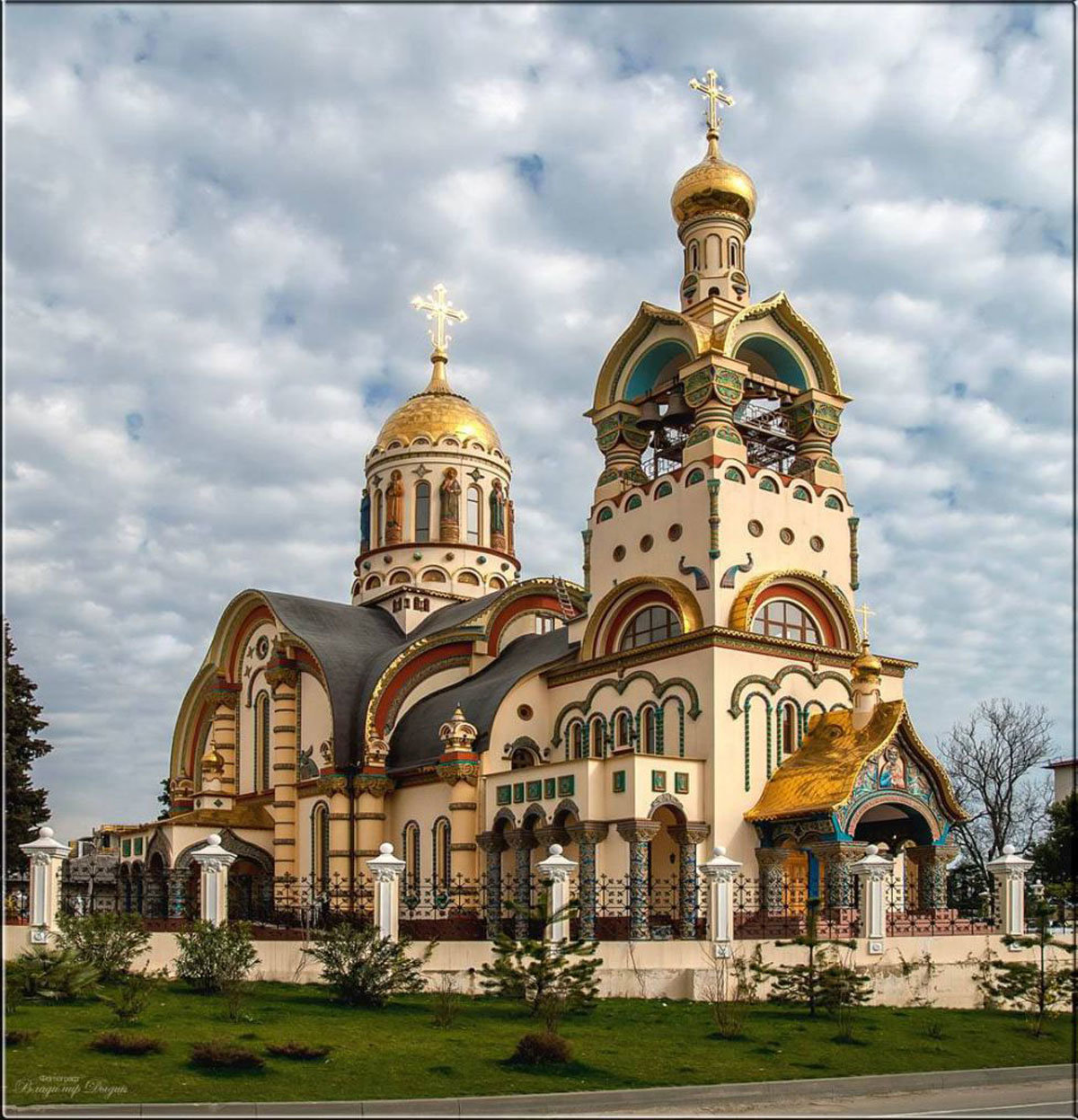 храм святого равноапостольного князя владимира фото