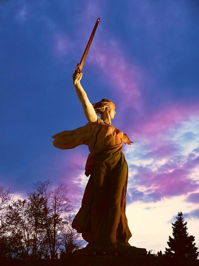 волгоград статуя родина мать фото