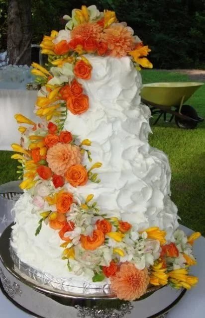 Свадебный торт в оранжевых тонах