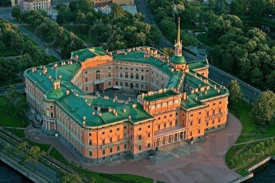 михайловский замок в санкт петербурге фото
