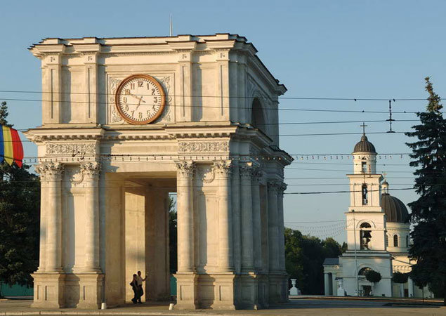 триумфальная арка кишинев фото
