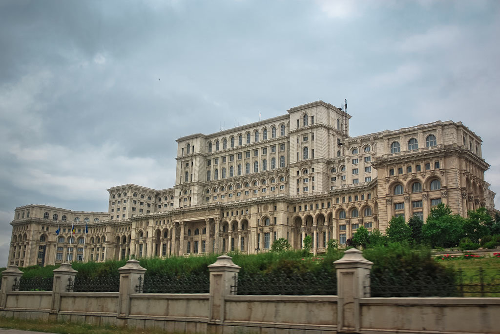 дворец парламента бухарест фото