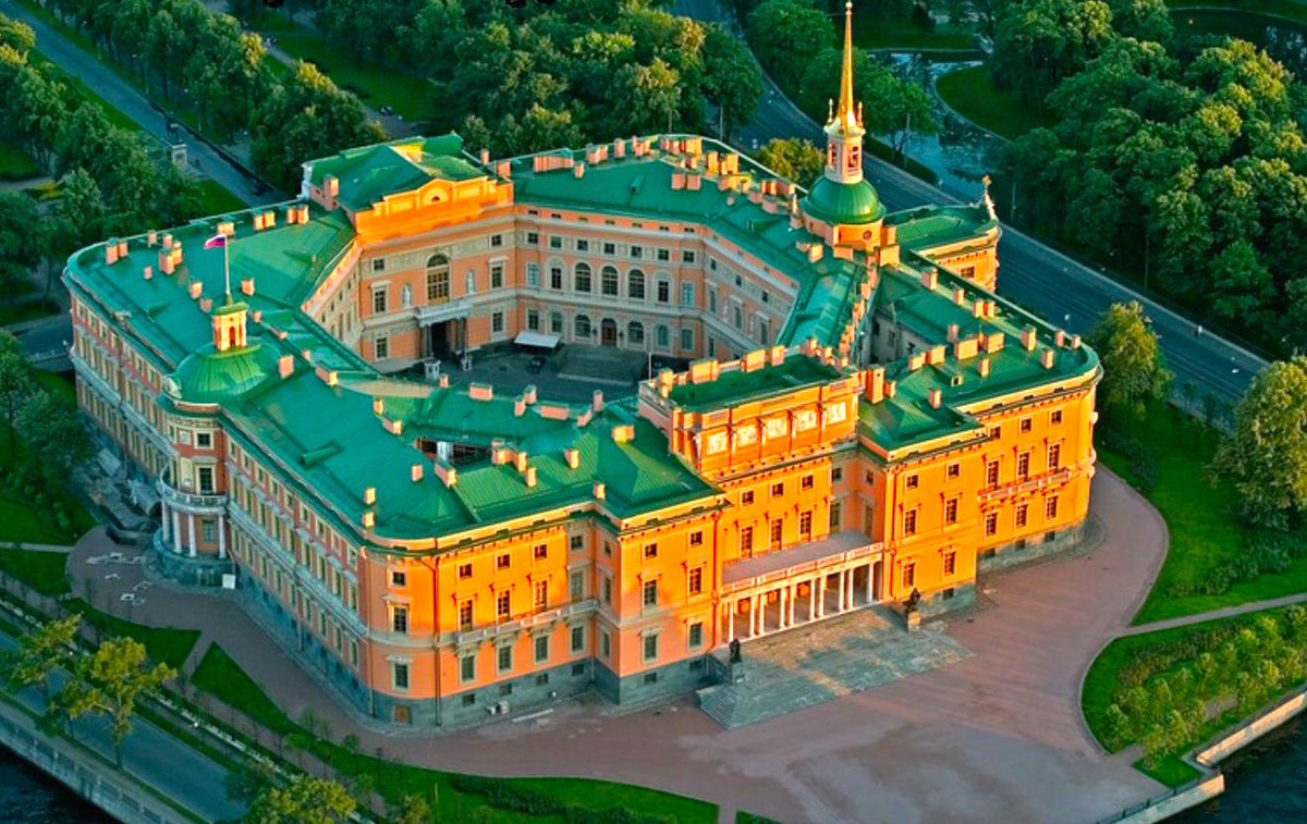 михайловский замок в санкт петербурге фото