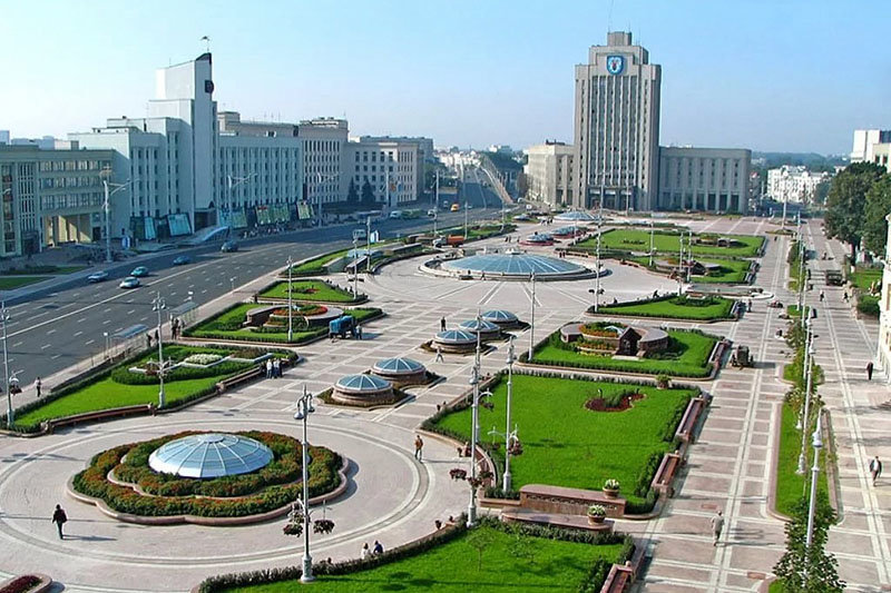 площадь независимости в минске фото