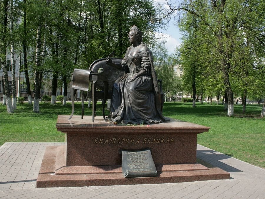 памятник екатерине 2 в подольске фото