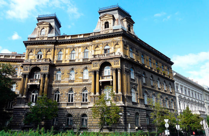 улица андраши в будапеште фото