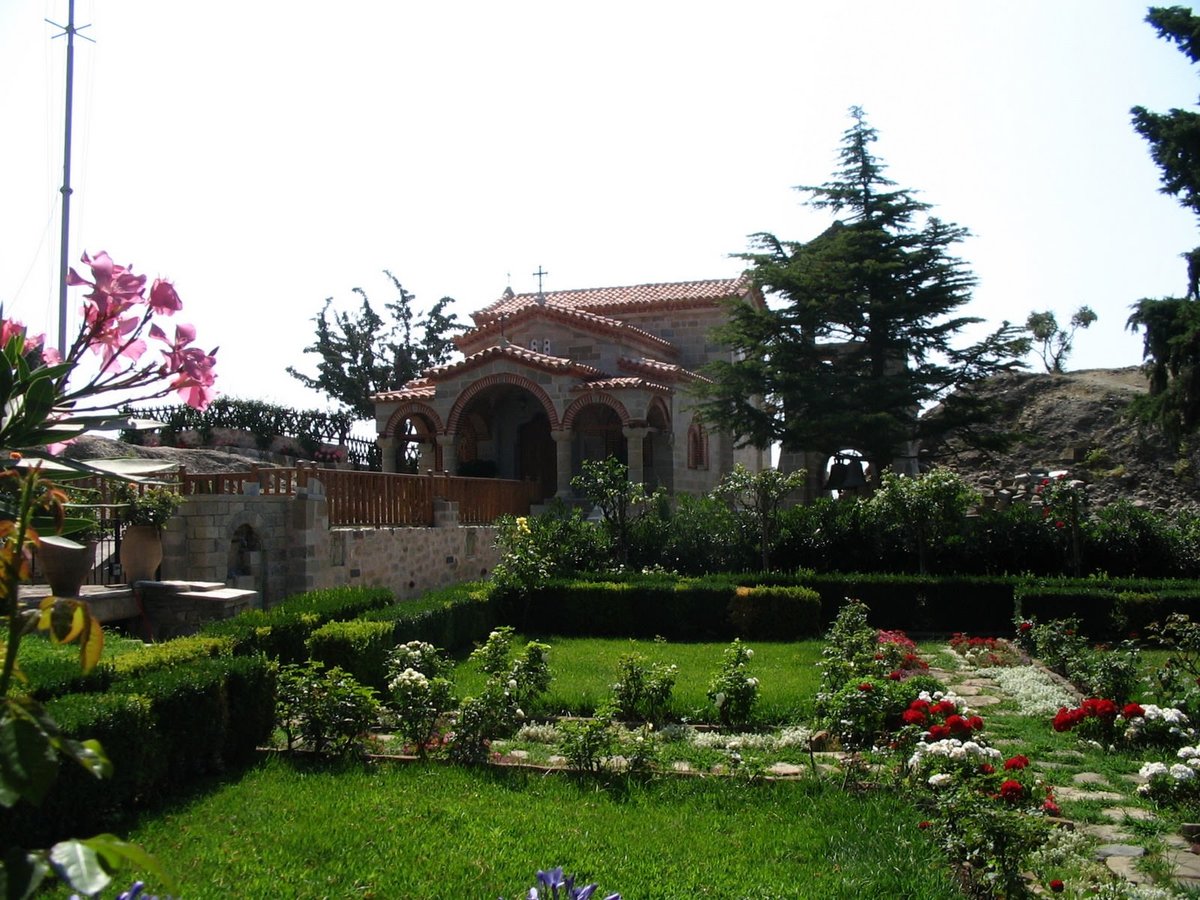 монастырский сад фото