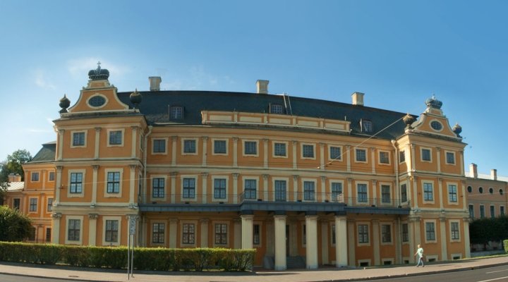 меншиковский дворец в санкт петербурге фото