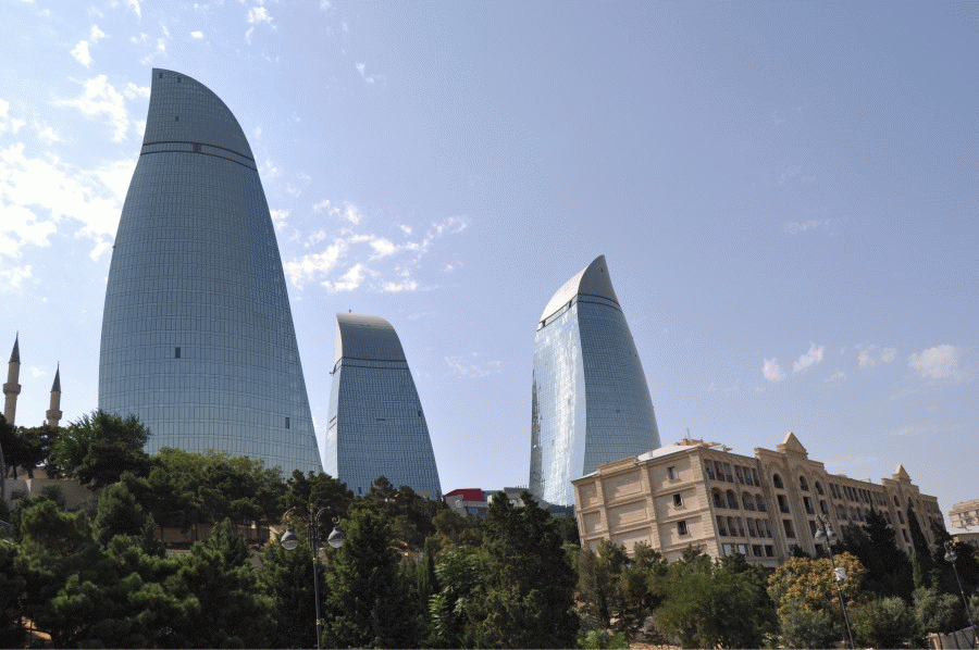 самое высокое здание в азербайджане фото